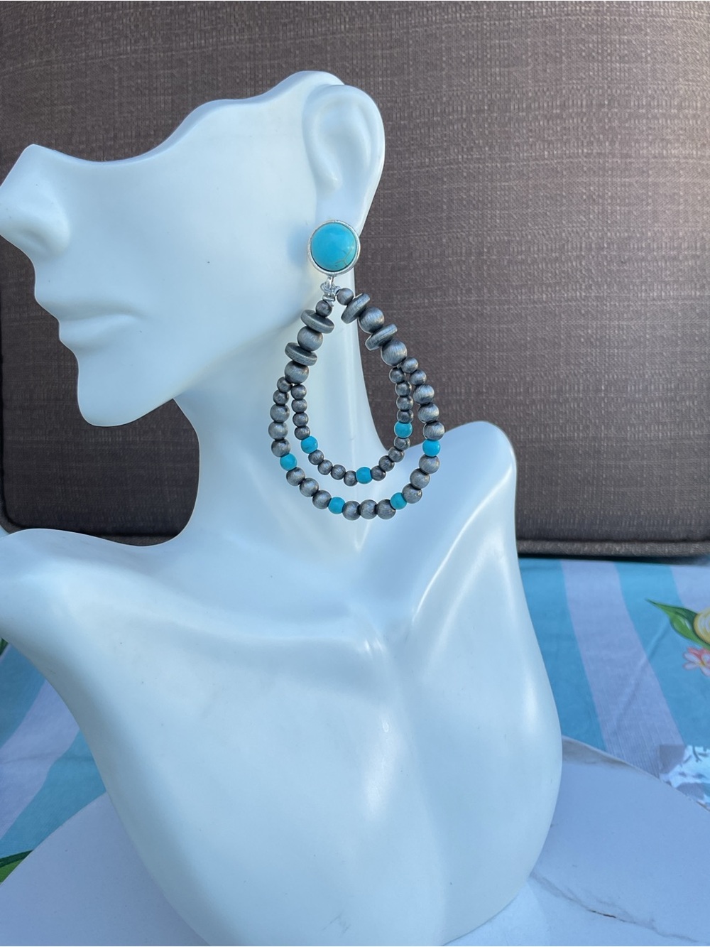 🌟🌟 Navajo Beaded Earrings - Picture 5 of 7
